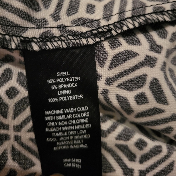 Black and White Geometric Dress with Pink Belt - Picture 6 of 6